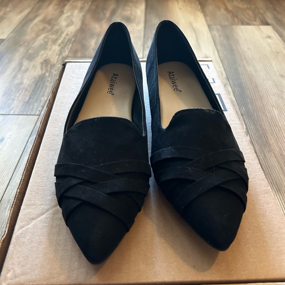 Alaiwee Black Suede Flats
